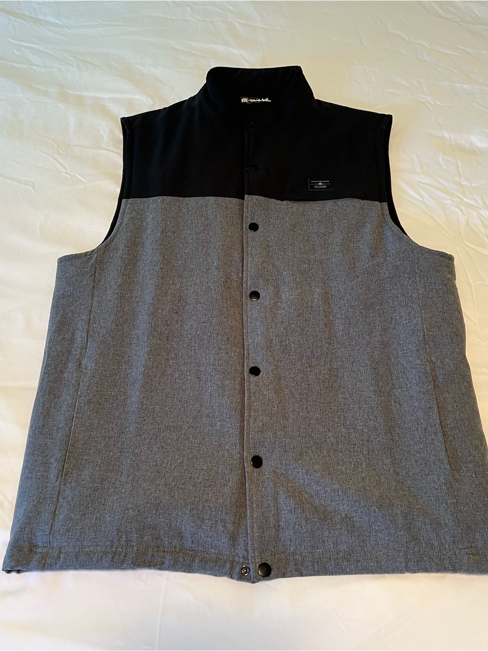 Travis Mathew Black and Gray Two-Tone Sleeveless Vest